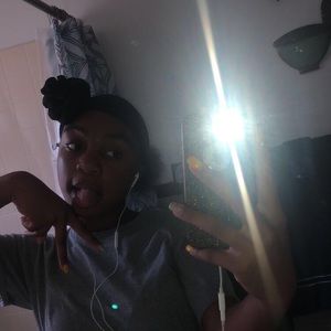 Meet your Posher, Ayana